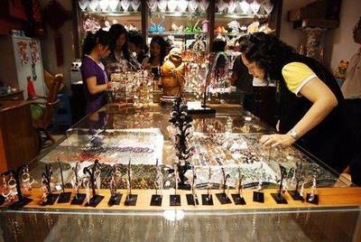 璀璨盛會，即將啟幕！二十余天后，四海八方的珠寶瑰寶匯聚于此