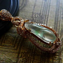 緬甸天然翡翠玻璃種蘭花吊墜 品鑒、證書與市場交易指南